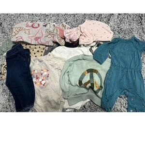 Lot of 13 Girls NB/0-3 month clothes.GUC.Cat & Jack, Carters